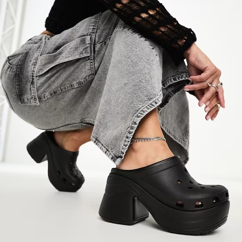CROCS Black Platform Mules